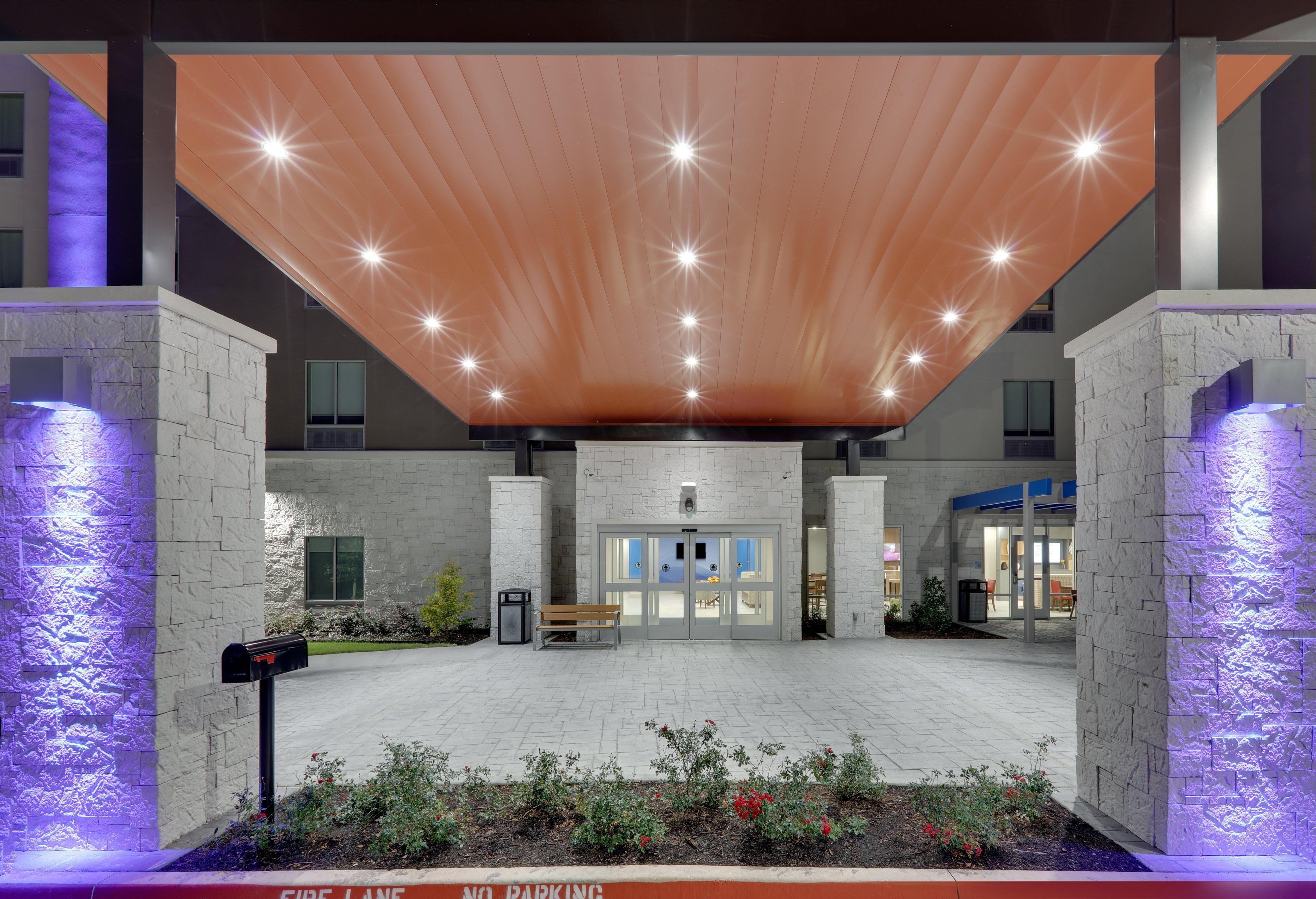 Holiday Inn Express & Suites - Plano - The Colony By Ihg Exterior photo